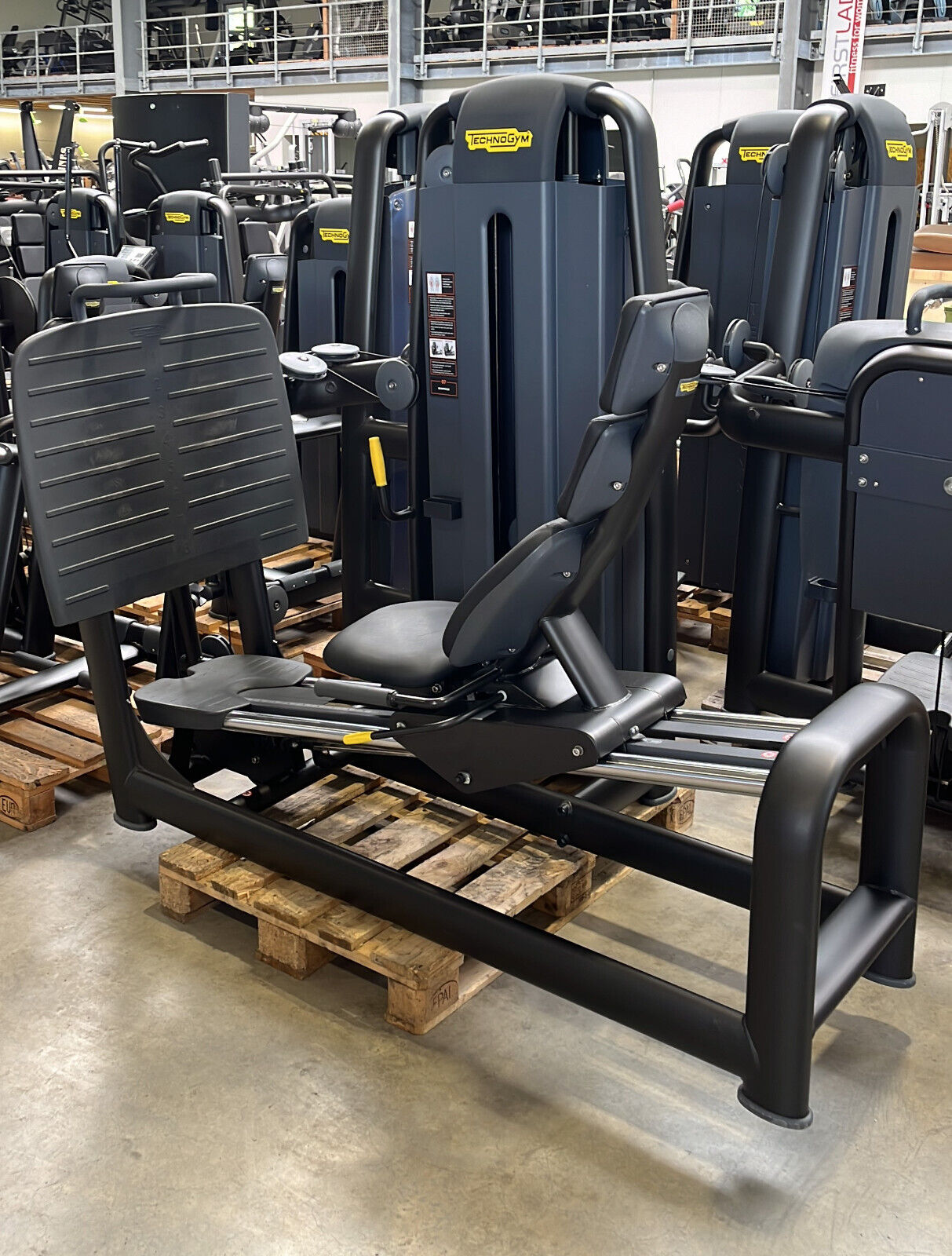 TECHNOGYM Selection Pro Leg Press Bein Presse Beinpresse Fitness Studio