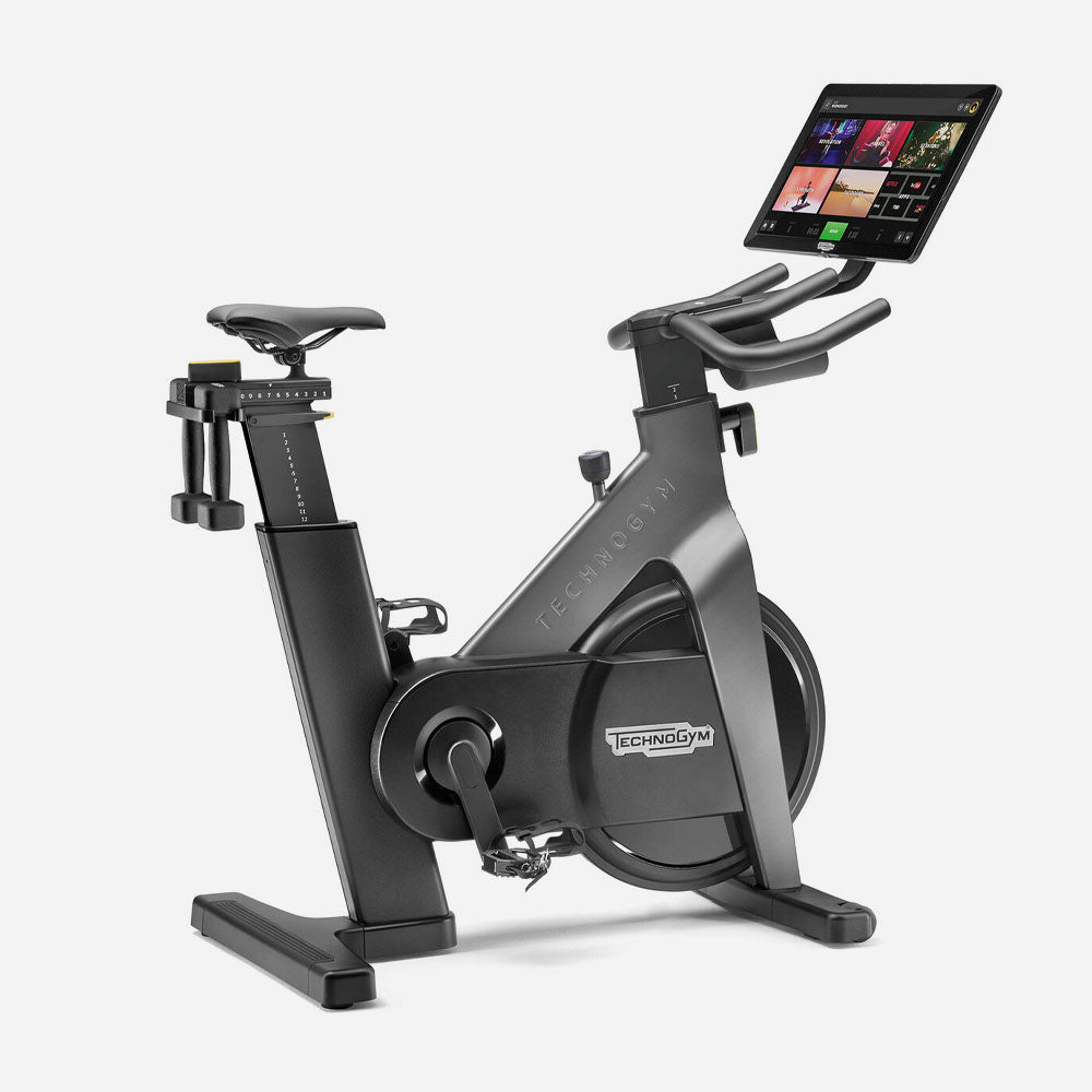 Technogym Bike mit 22" Full HD Touchscreen Fahrrad Fitness Gym