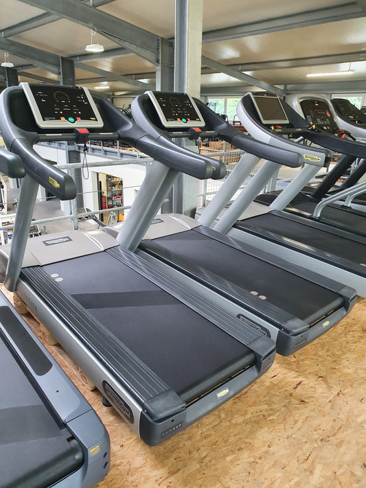 Premium TECHNOGYM Excite 500 Laufband Treadmill Fitness Studio Gym Run Laufen Fitness-Inserate.de