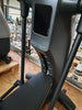 Laden Sie das Bild in den Galerie-Viewer, PRECOR EFX 835 Cross Trainer mit P31 Konsole NEU X Ramp Crosser Fitness Studio Fitness-Inserate.de