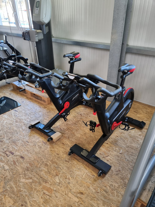 TOMAHAWK Life Fitness IC7 Vorführgerät neuwertig sofort lieferbar Indoor Cycling Bike Fahrrad neues Modell Gym Fitness-Inserate.de