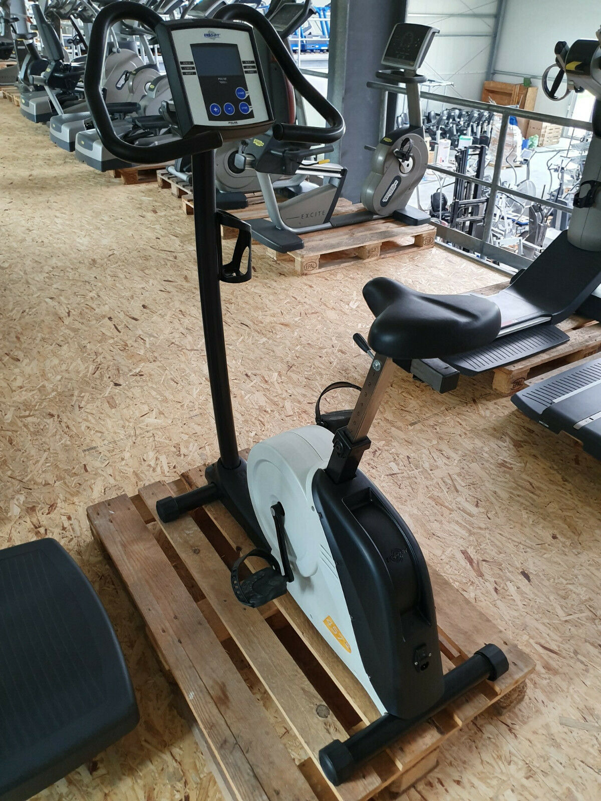 Ergo Fit 457 Upright PWC Test Bike Fahrrad Ergometer Fitness Studio Gym Fitness-Inserate.de