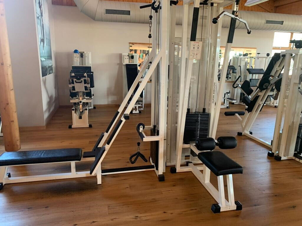 TECHNOGYM ISOTONIC Line Fitness Geräte Park 28 Geräte Fitness-Inserate.de