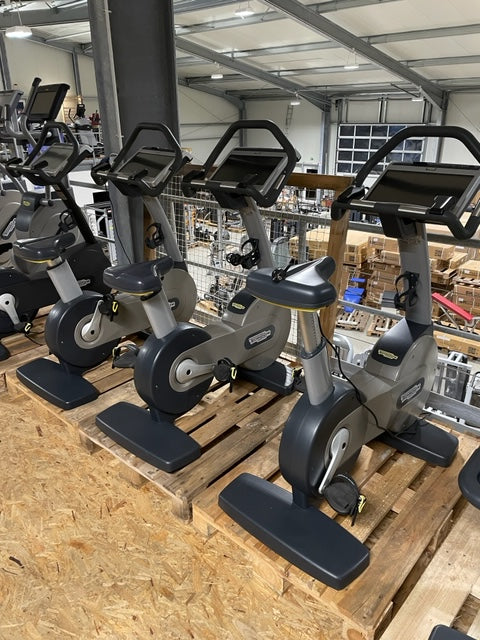 TECHNOGYM Excite 700 Unity Upright Bike Fahrrad Ergometer neuwertig Fitness-Inserate.de
