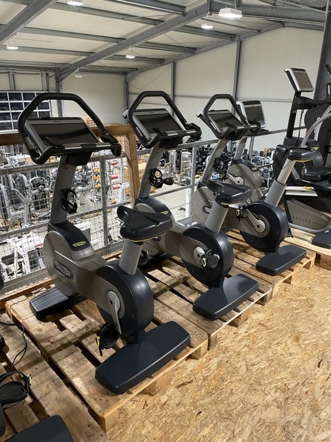 TECHNOGYM Excite 700 Unity Upright Bike Fahrrad Ergometer neuwertig Fitness-Inserate.de