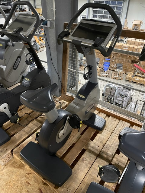 TECHNOGYM Excite 700 Unity Upright Bike Fahrrad Ergometer neuwertig Fitness-Inserate.de