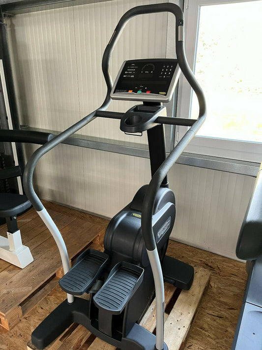 TECHNOGYM Excite 700 LED Step Stepper Treppe Fitness Studio Gym Fitness-Inserate.de
