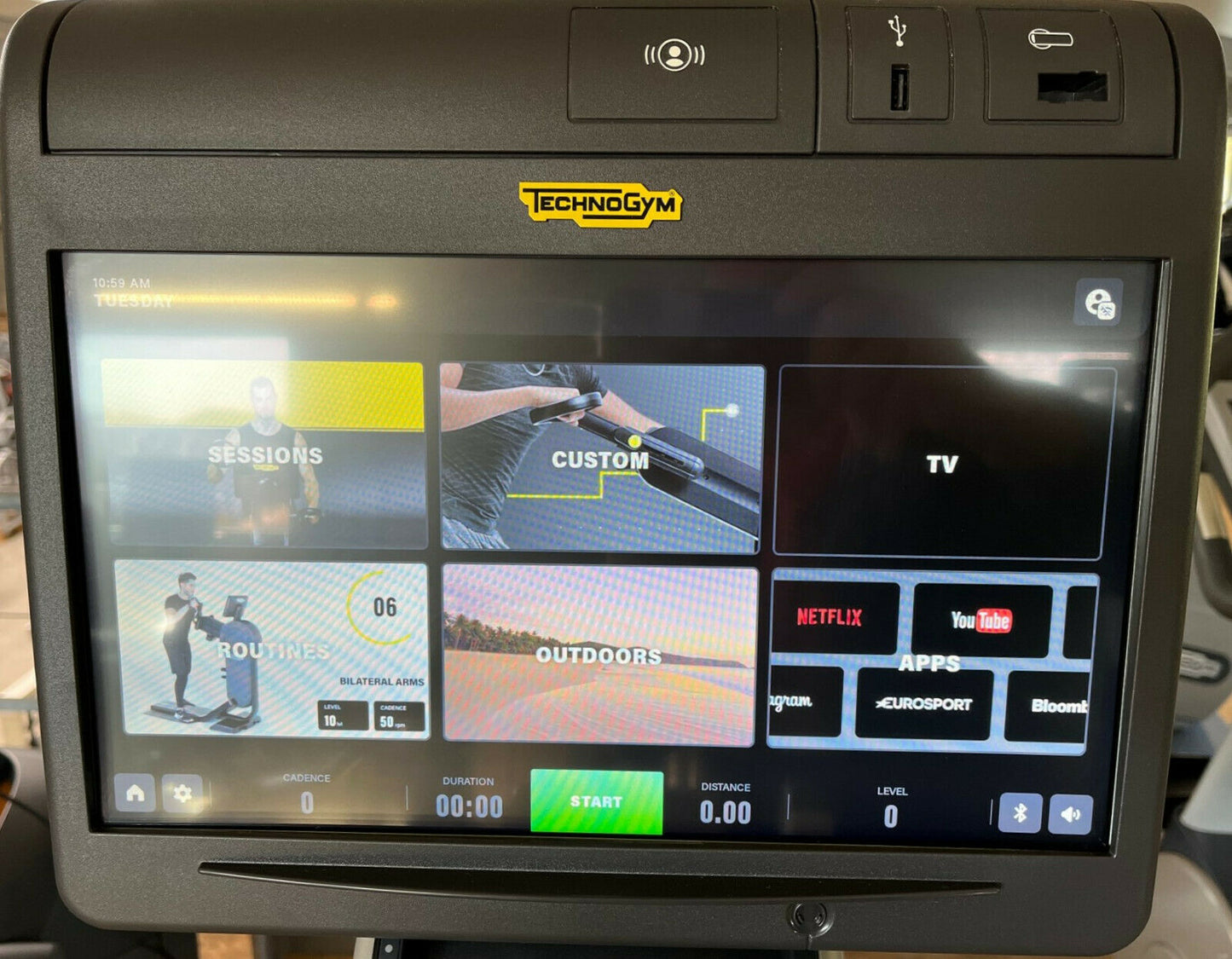 TECHNOGYM Excite 700 Live / Unity TOP Oberkörper Ergometer Fitness Sudio Gym Fitness-Inserate.de
